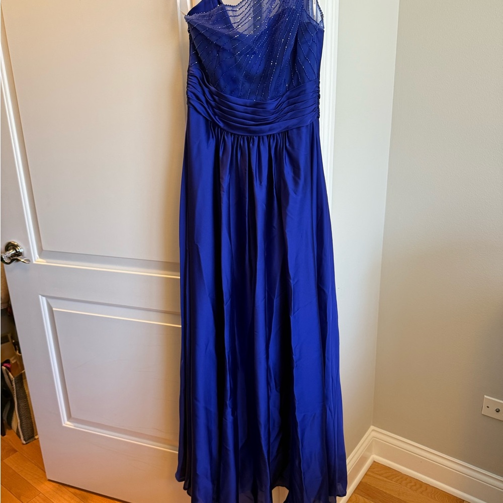 Elegant Blue Evening Gown